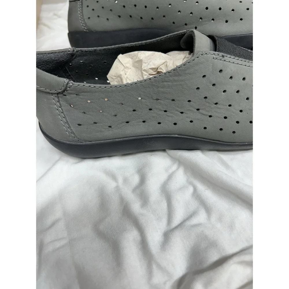Clarks Collection Women's Slip-On Casual Shoes Gray/Black Faux Suede Cushioned 7